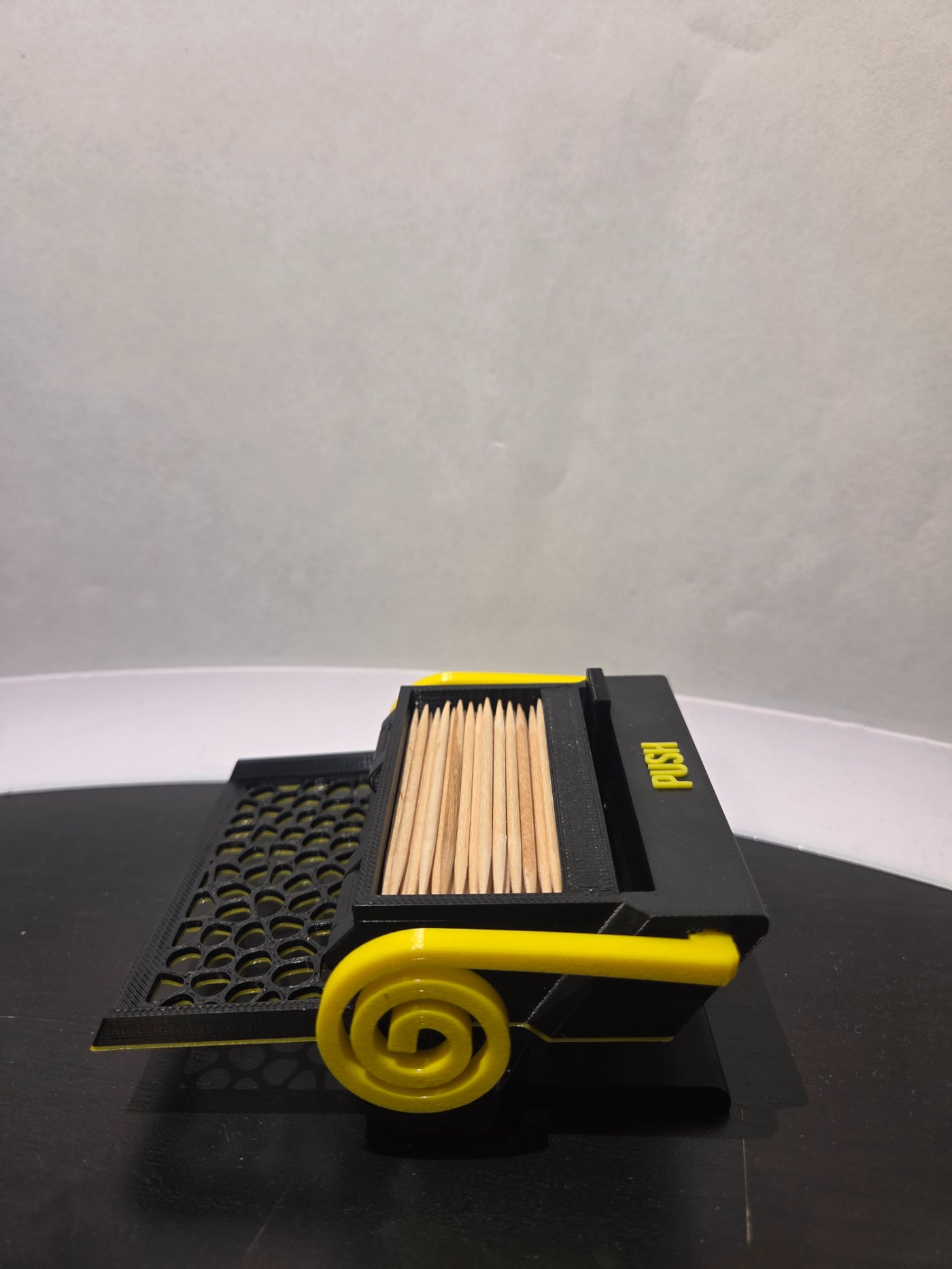 Mekanisk tannpirkerdispenser