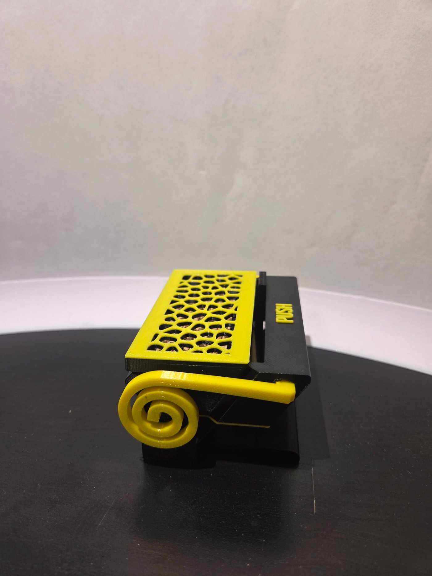 Mekanisk tannpirkerdispenser – lukket